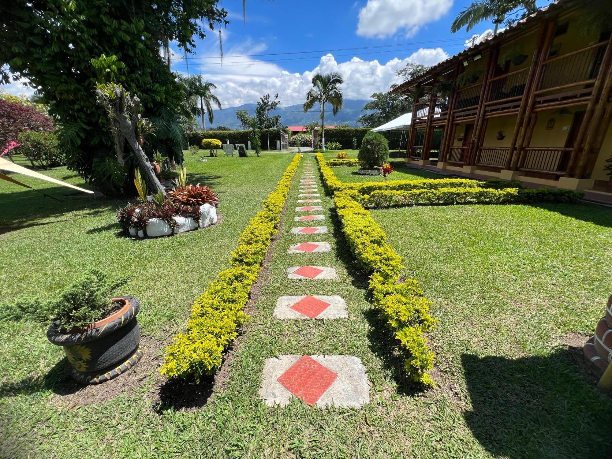 Villa Alejandra Del Quindio Calarca Exterior photo